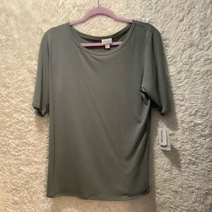 LuLaRoe NWT Gray XL Gigi Shirt